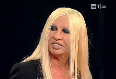 virginia raffaele versace orecchio|Virginia Raffaele imita Donatella Versace, la replica  .